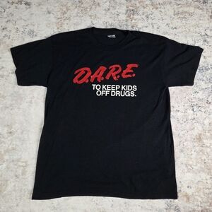 Vintage Black and Red D.A.R.E. Graphic Tee XL